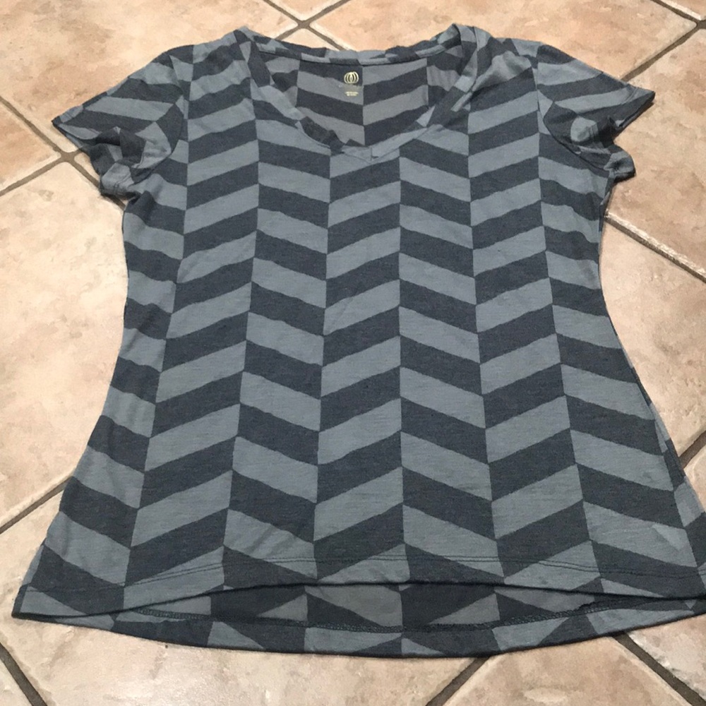 T shirt V neck Balance collection by marika